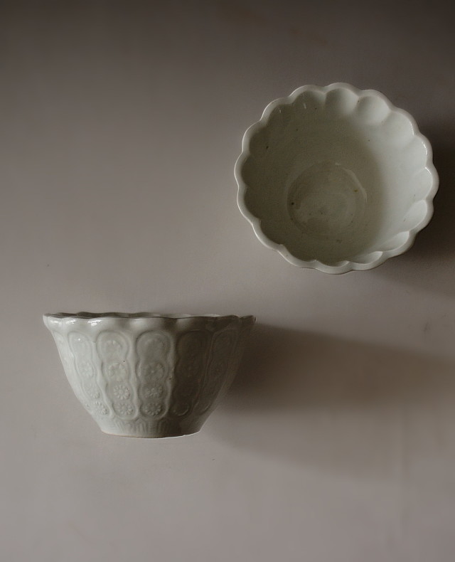 花三島白磁花輪郭向付　一客