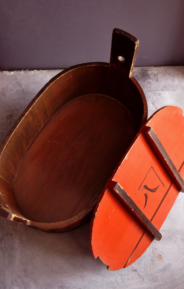 朱塗漆樽　漆桶　変形樽　朱塗樽　楕円樽　民具　古装具　鉢カバー　