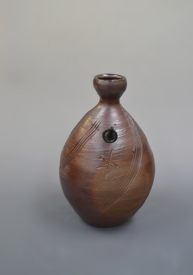 備前焼くりぬき掛花入れ　岡田輝作　備前焼き　掛け花　茶道具