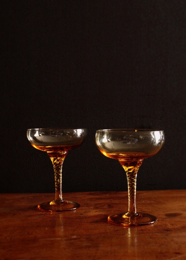 クープグラス　ツイストステムグラス　2客　アンバー　洋食器　