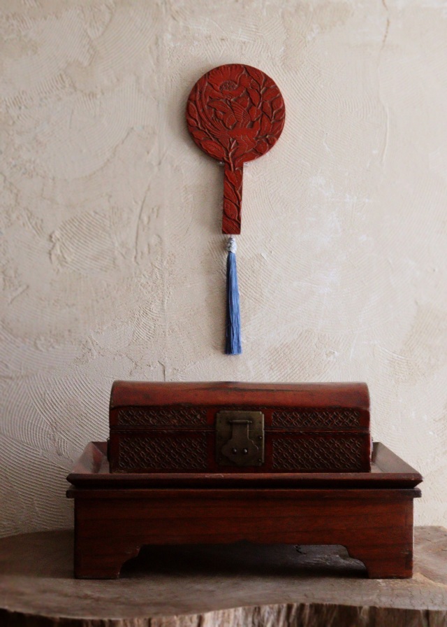 鎌倉彫手鏡　堆朱のような手鏡　花鳥図　手仕事　民藝　朱塗　手鏡