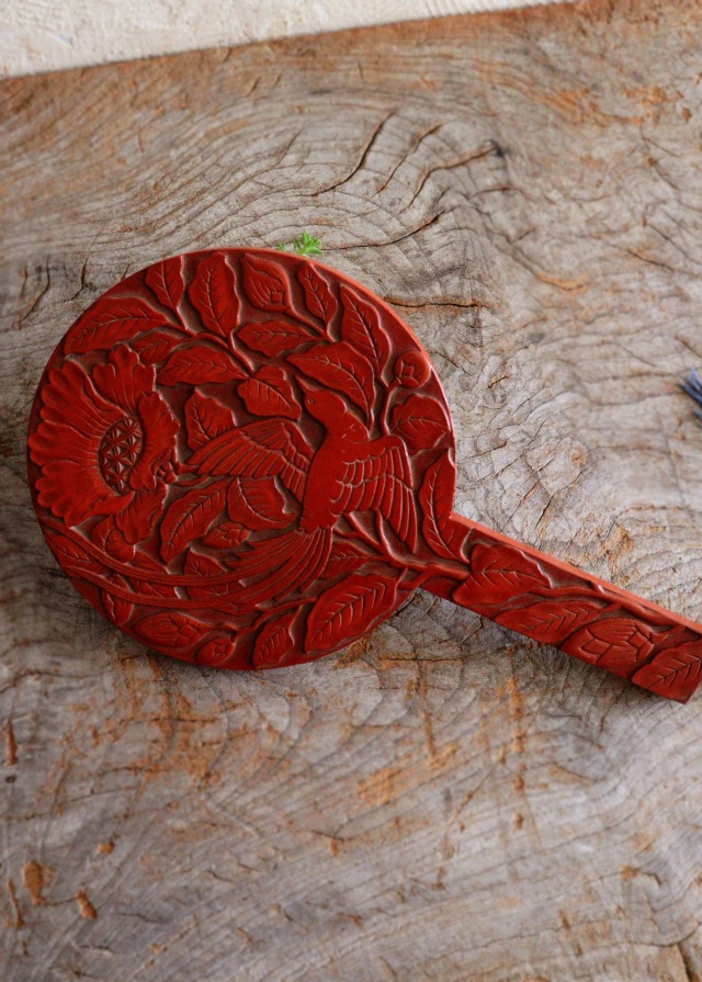 鎌倉彫手鏡　堆朱のような手鏡　花鳥図　手仕事　民藝　朱塗　手鏡