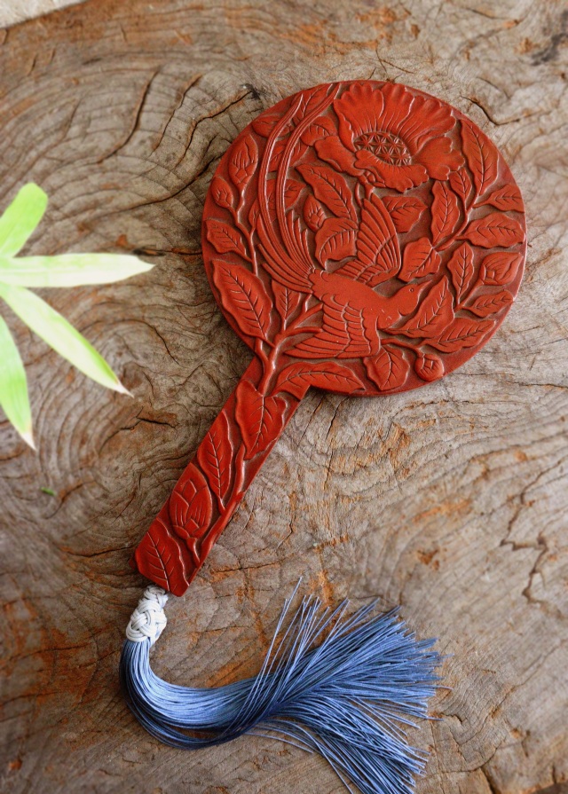 鎌倉彫手鏡　堆朱のような手鏡　花鳥図　手仕事　民藝　朱塗　手鏡