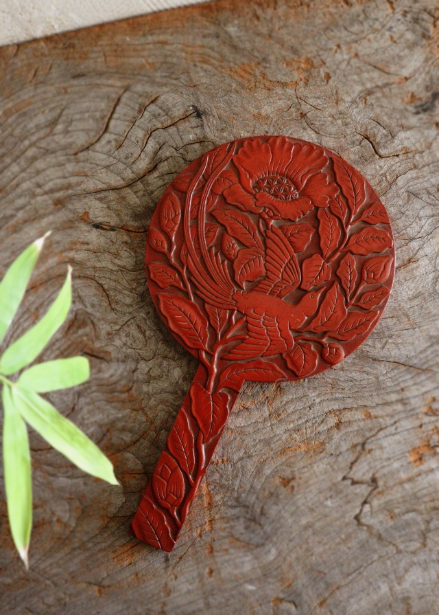 鎌倉彫手鏡　堆朱のような手鏡　花鳥図　手仕事　民藝　朱塗　手鏡