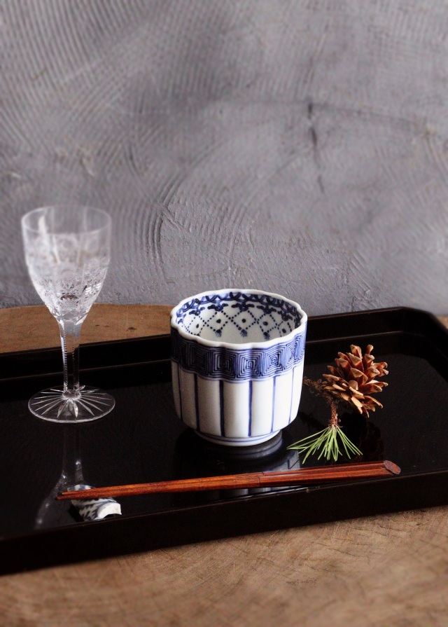 染付桶川花輪郭内瓔珞紋 筒鉢 手書き 古伊万里 筒茶碗 2客 火入