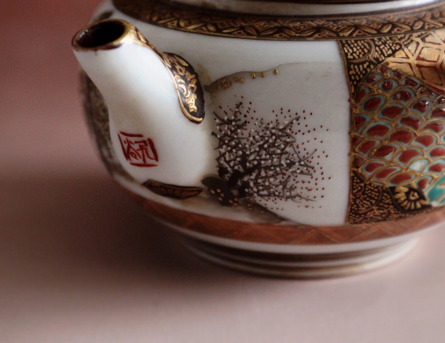 九谷煎茶セット　急須　湯冷まし　煎茶茶碗3客セット　煎茶道具　小鉢　向付　色絵　和食器