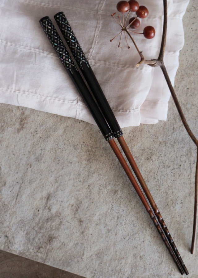 螺鈿火箸　火鉢周りのお道具　火箸　炭籠　火鉢　手あぶり　卓上火鉢　古道具　民藝　螺鈿