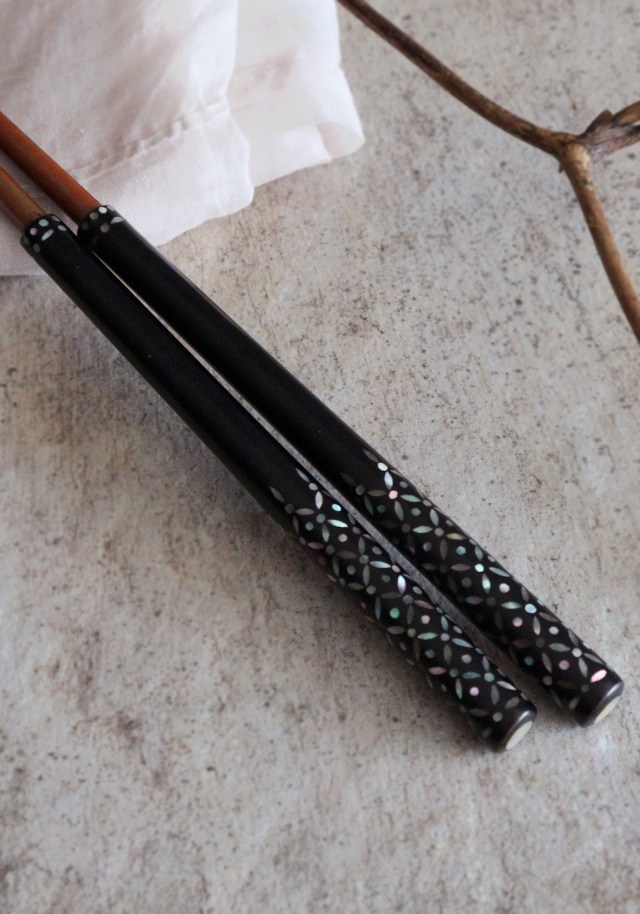 螺鈿火箸　火鉢周りのお道具　火箸　炭籠　火鉢　手あぶり　卓上火鉢　古道具　民藝　螺鈿