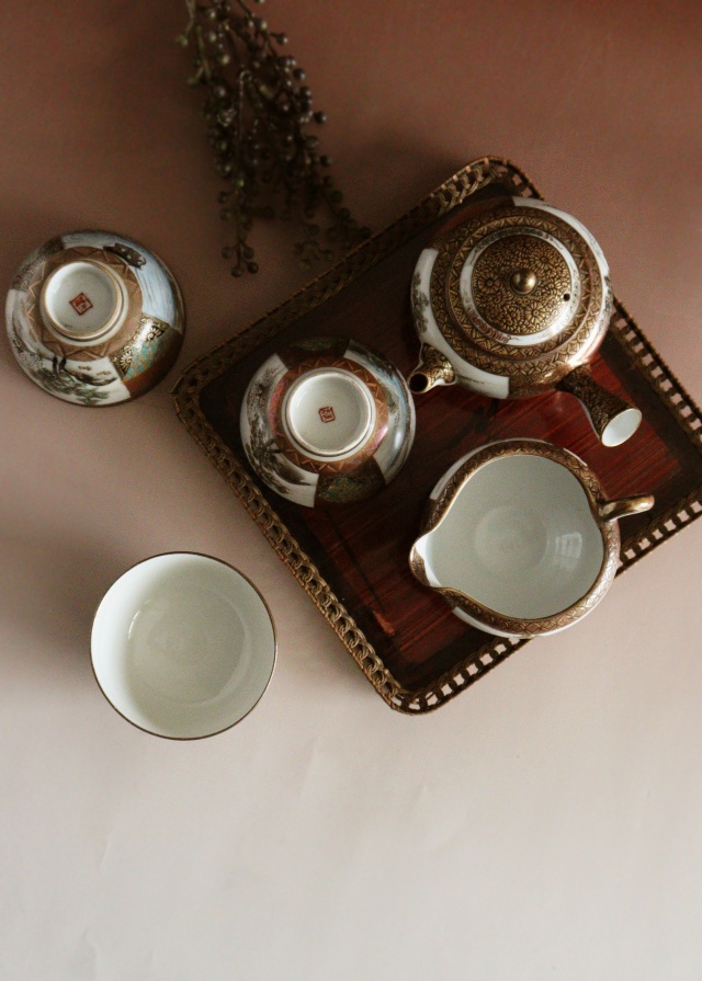 九谷煎茶セット　急須　湯冷まし　煎茶茶碗3客セット　煎茶道具　小鉢　向付　色絵　和食器