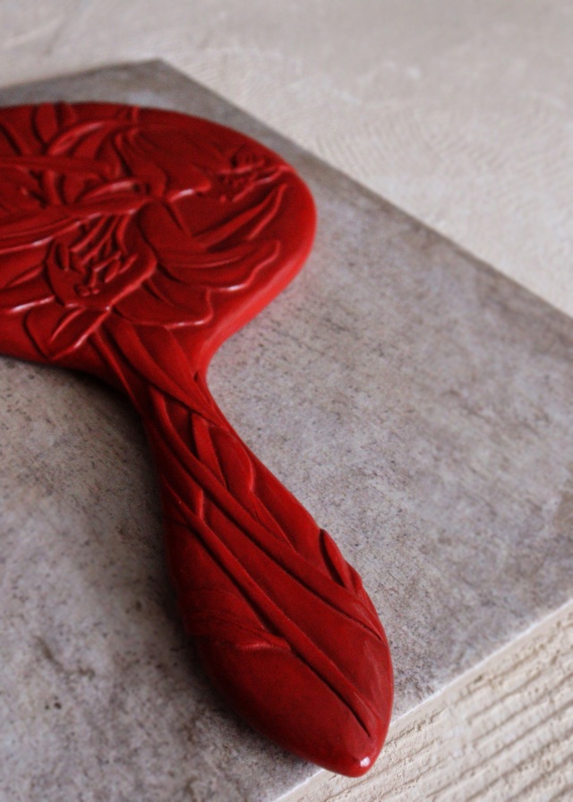 鎌倉彫手鏡　カサブランカ紋様　手仕事　民藝