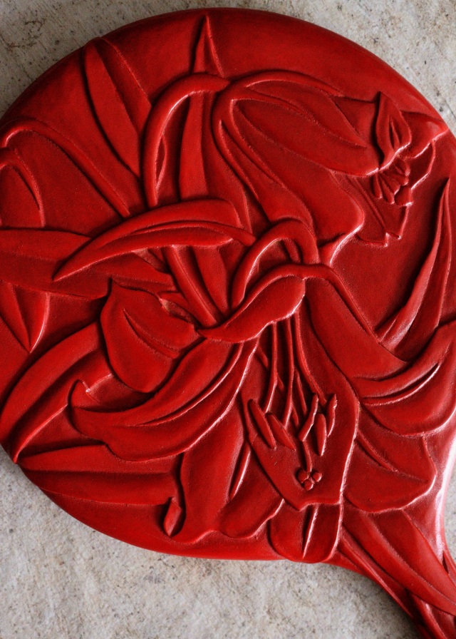 鎌倉彫手鏡　カサブランカ紋様　手仕事　民藝