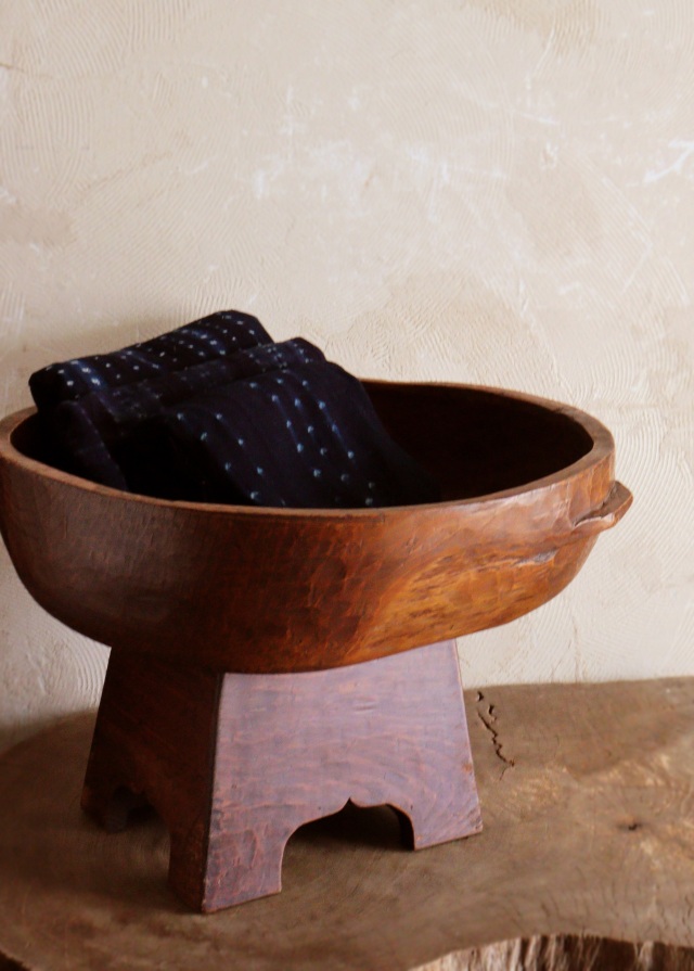 李朝木鉢脚付き　ガラス付き　木製捏鉢　民藝　茶卓　ミニテーブル　木鉢　　李朝家具　捏ね鉢　