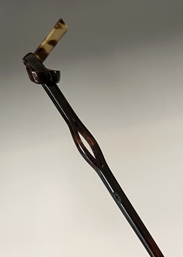 老舗製造 本鼈甲一本かんざし　桐箱入り