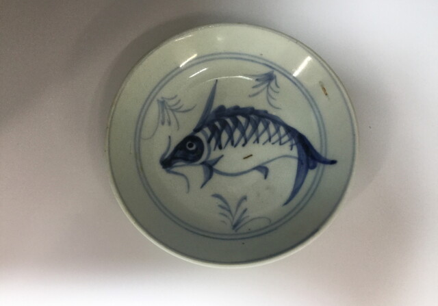 中国草魚図皿