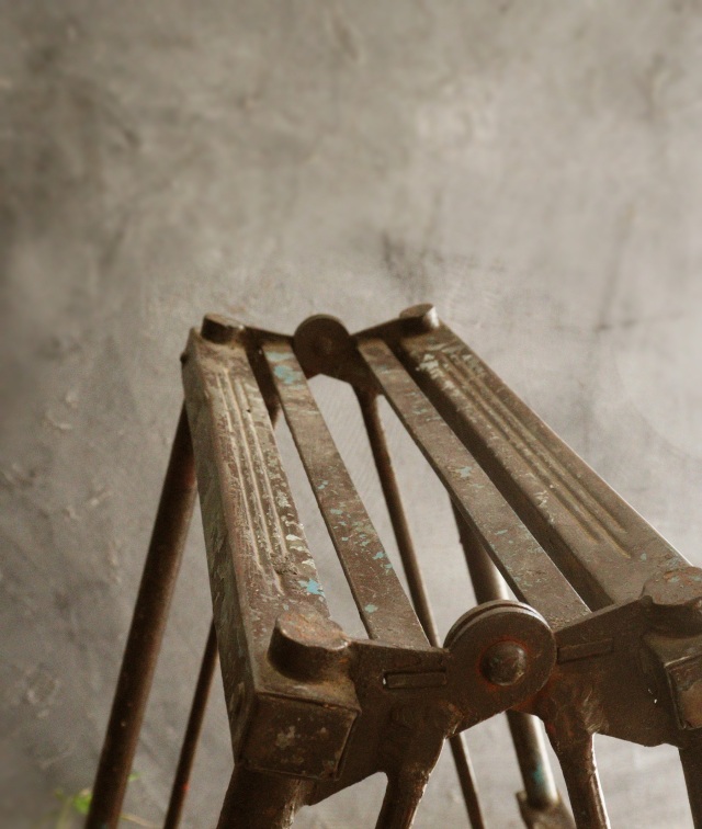 古い三脚　ビンテージ　古いはしご　インダストリアル