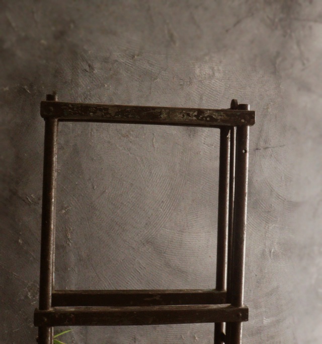 古い三脚　ビンテージ　古いはしご　インダストリアル