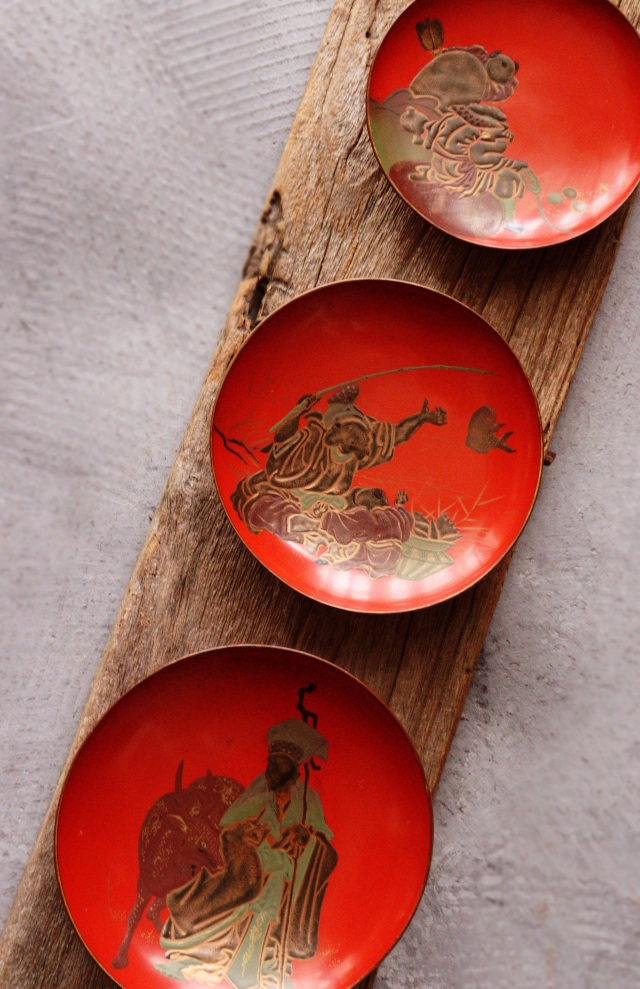 朱塗り金蒔絵　三つ組　朱塗り漆器　漆塗　三つ組酒盃　酒器　祝い膳　お正月　骨董 朱塗り金蒔絵 三つ組 朱塗り漆器 漆塗 三つ組酒盃 酒器 祝い膳