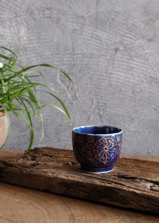 古伊万里瑠璃釉酒盃　猪口　杯　金彩　酒器　煎茶器