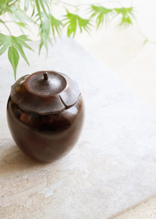 ことなこ　煎茶道具　鎚起銅器　茶壷　茶筒　在銘　2点まとめて　V　5646 木製柿型 茶心壷 茶壷 煎茶道具 茶入 茶筒 茶器 茶葉罐Antique