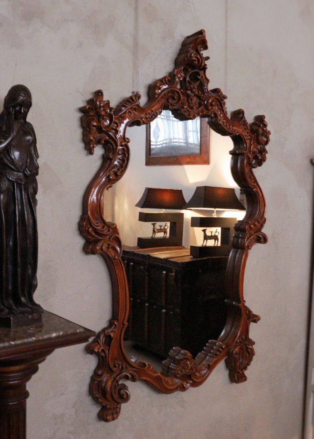 装飾綺麗なインテリアミラー　ロココ調　バロック調　ゴージャス　エレガント　ミラー