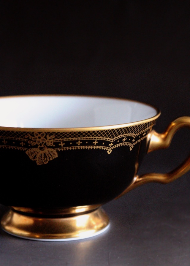 大倉陶園　黒蒔金彩レース　カップ&ソーサー　1客