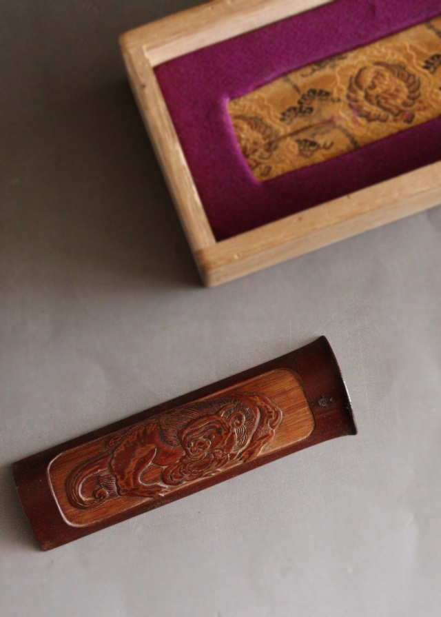 時代茶則　瑞獣・霊獣紋　古竹　古木　茶則　茶合　茶量　煎茶　煎茶道具　枯木　古玩　古材