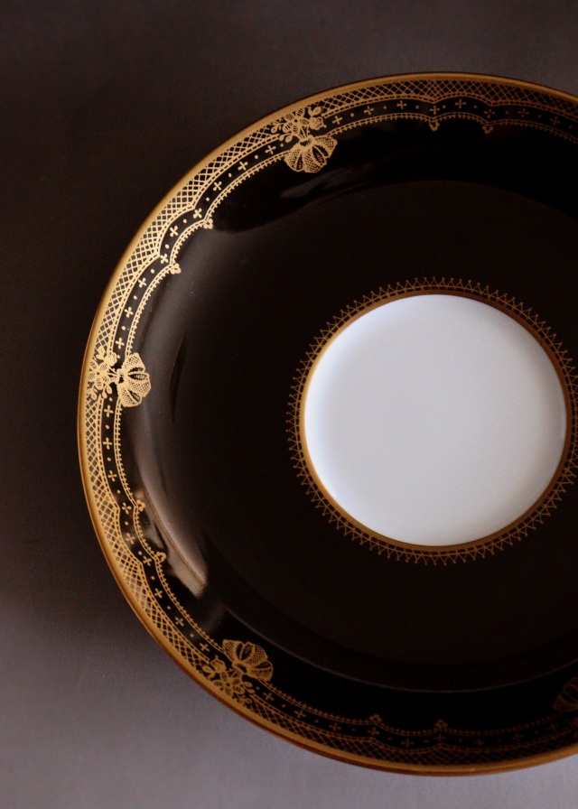 大倉陶園　黒蒔金彩レース　カップ&ソーサー　1客