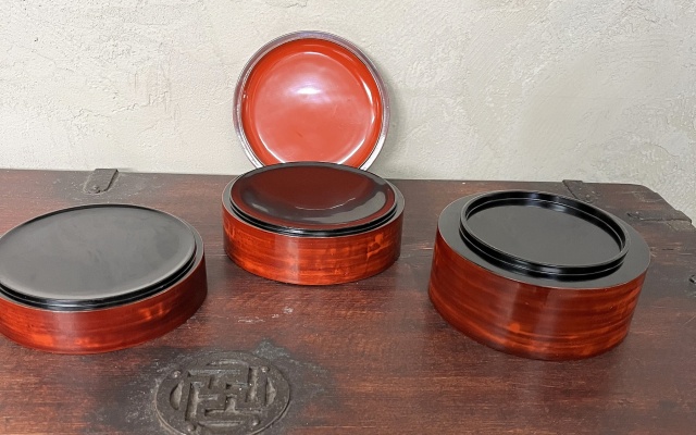 漆塗り菓子器 Amazon.co.jp: 菓子器 枝付き りんご 木製 漆器 漆塗り かしき