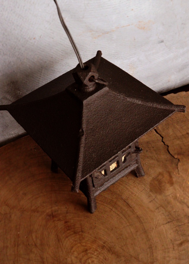 鉄灯篭　灯籠　燈篭　灯もの　和風照明　照明　古道具　民具