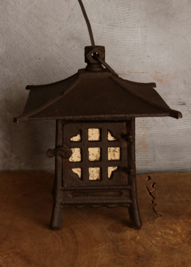 鉄灯篭　灯籠　燈篭　灯もの　和風照明　照明　古道具　民具