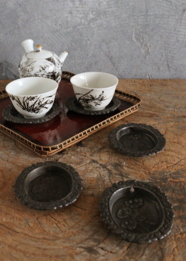 霊芝紋銅製　茶托　引手金具　5枚組　茶器　茶托　煎茶道具　骨董　古玩　民具　建具金具