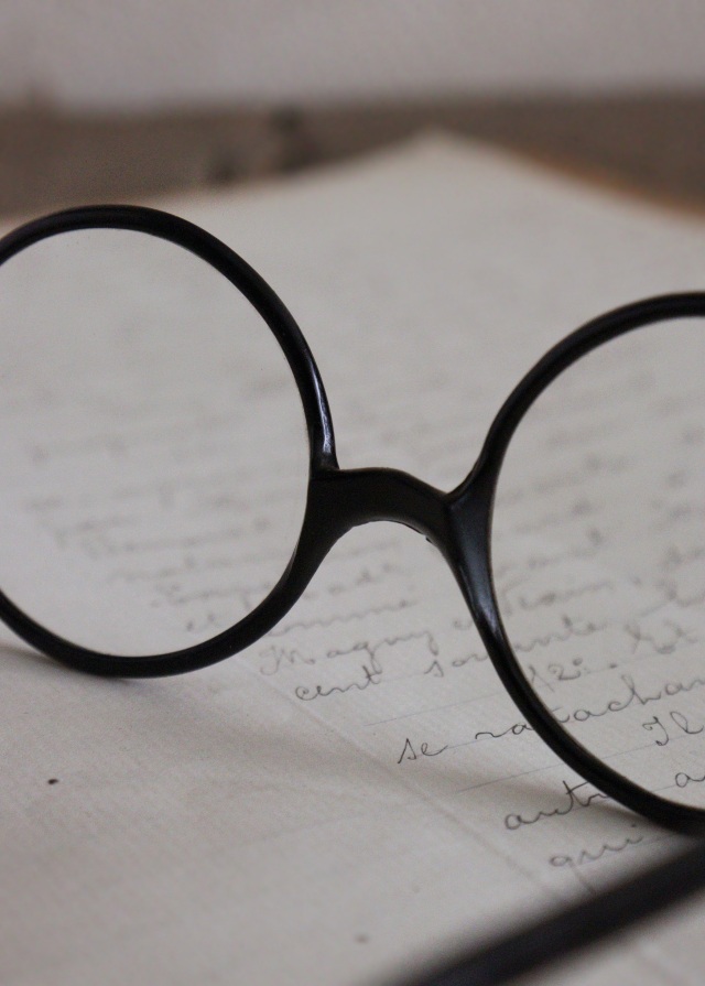 セルロイドの眼鏡　黒縁眼鏡　おしゃれ眼鏡　めがね