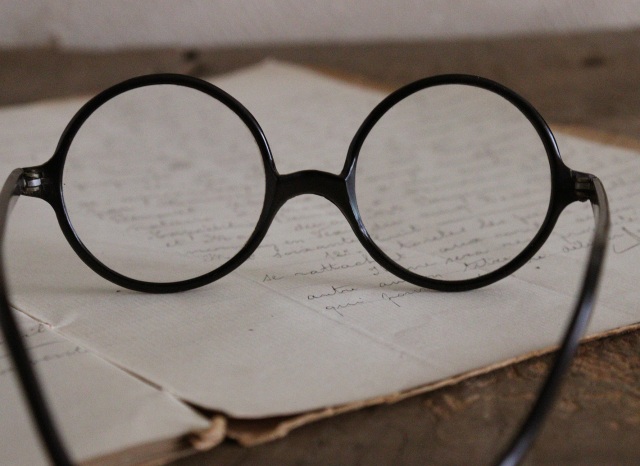 セルロイドの眼鏡　黒縁眼鏡　おしゃれ眼鏡　めがね