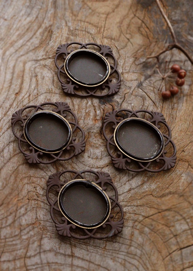 透かし鉄製　茶托　引手金具　4枚組　茶器　茶托　煎茶道具　骨董　古玩　民具　建具金具 豆皿