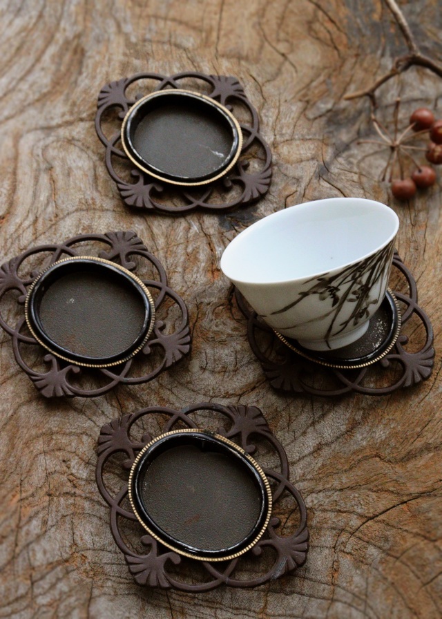 透かし鉄製 茶托 引手金具 4枚組 茶器 茶托 煎茶道具 骨董 古玩 民具 建具金具 豆皿