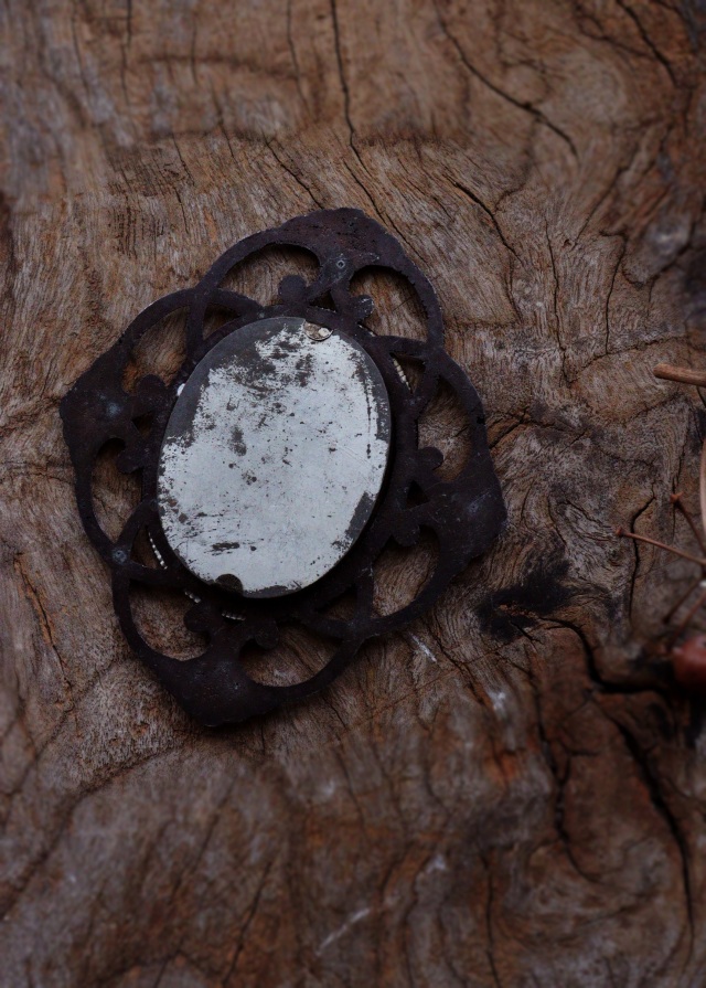透かし鉄製　茶托　引手金具　4枚組　茶器　茶托　煎茶道具　骨董　古玩　民具　建具金具 豆皿