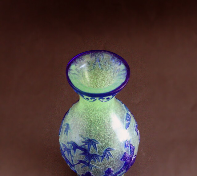 乾隆ガラス　唐子楼閣図花瓶　花器　ガラス瓶　飾瓶