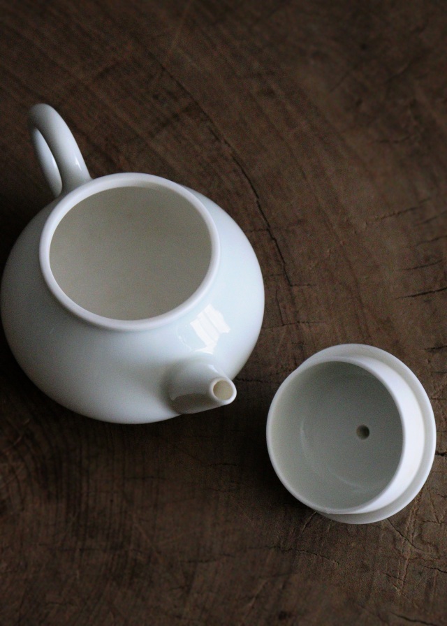 景徳鎮白磁茶壷　 抱翁堂 白磁急須　小急須　茶器　中国茶　煎茶器　急須　茶注　茶壷　白磁器