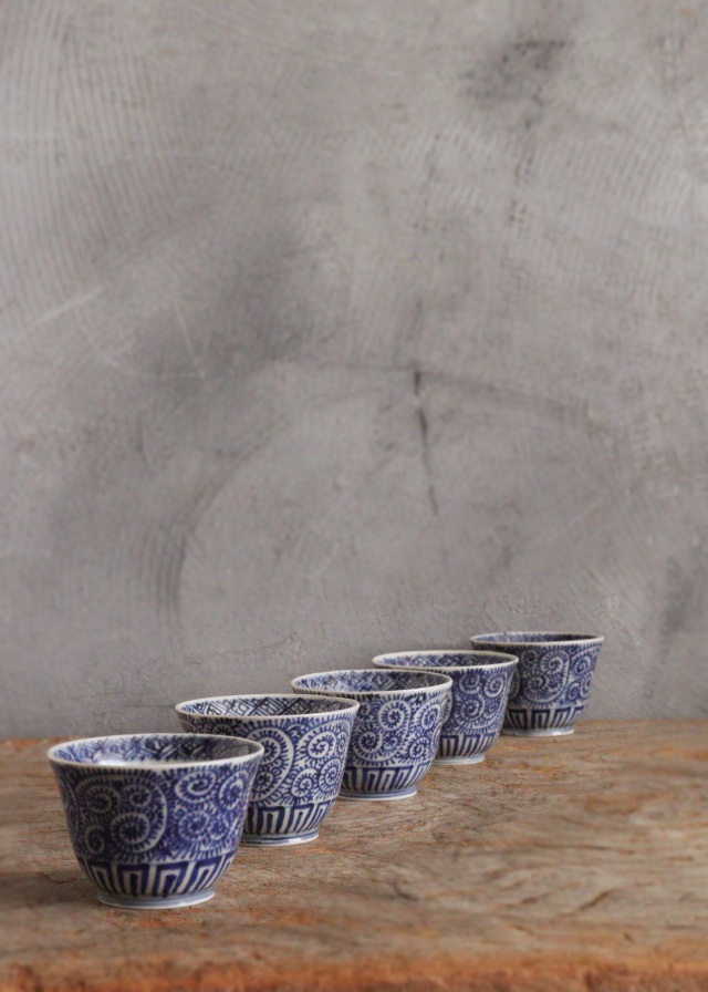 蛸唐草煎茶茶碗　酒器　ぐいのみ　茶器　小鉢　染付骨董　染付蛸唐草　古伊万里