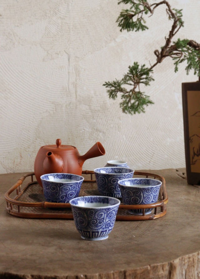 蛸唐草煎茶茶碗　酒器　ぐいのみ　茶器　小鉢　染付骨董　染付蛸唐草　古伊万里