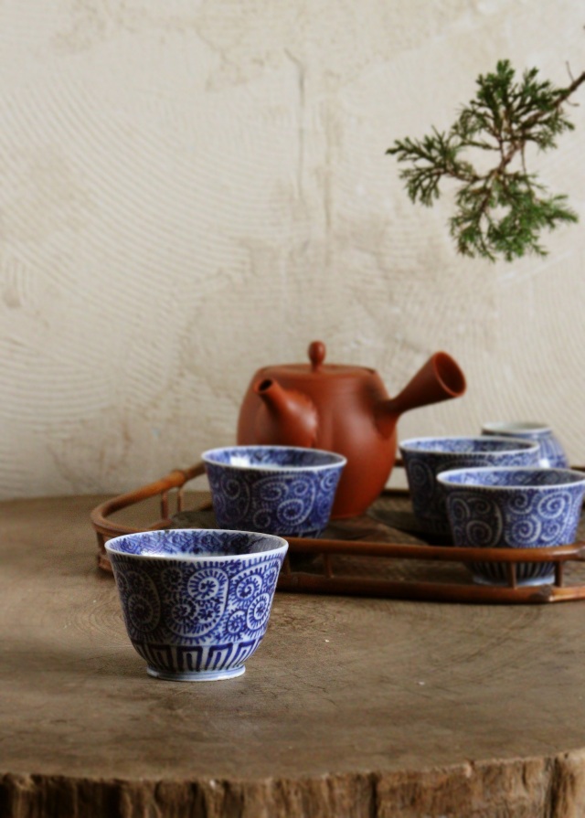 蛸唐草煎茶茶碗　酒器　ぐいのみ　茶器　小鉢　染付骨董　染付蛸唐草　古伊万里