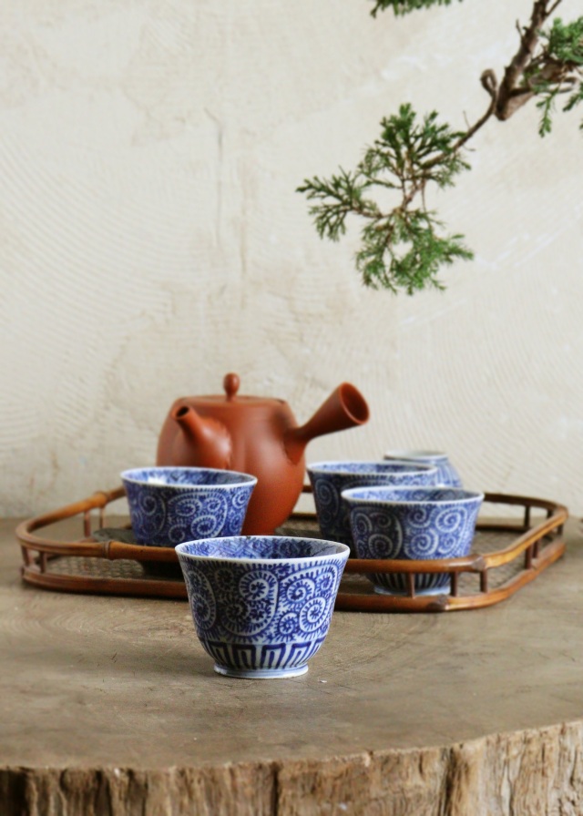 蛸唐草煎茶茶碗　酒器　ぐいのみ　茶器　小鉢　染付骨董　染付蛸唐草　古伊万里