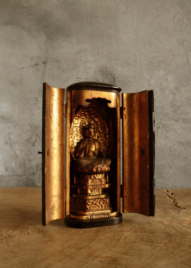 釈迦如来　厨子　小仏 仏像  時代仏 　骨董　仏教美術　古仏　木彫仏