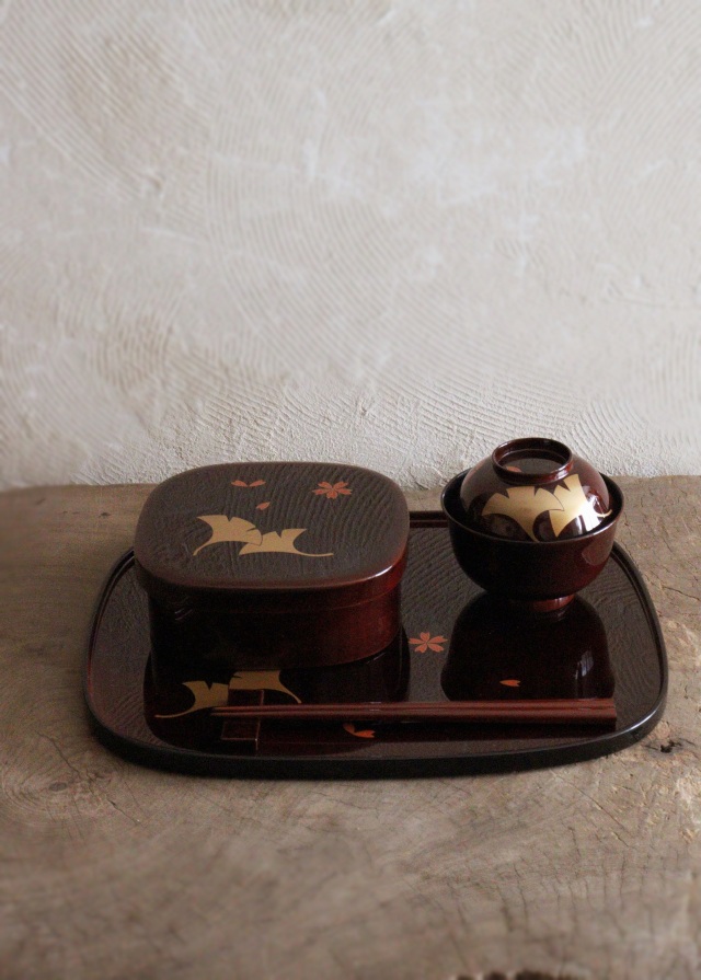 輪島塗おもてなし膳セット　2セット　懐石膳　懐石セット　会席　お膳　お重　椀　箸　箸置き