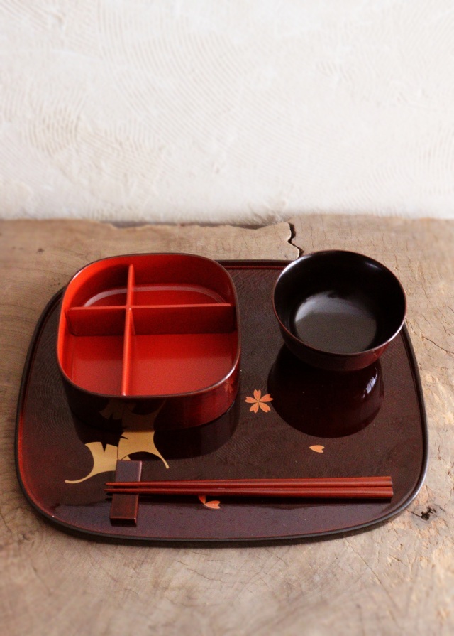 輪島塗おもてなし膳セット　2セット　懐石膳　懐石セット　会席　お膳　お重　椀　箸　箸置き