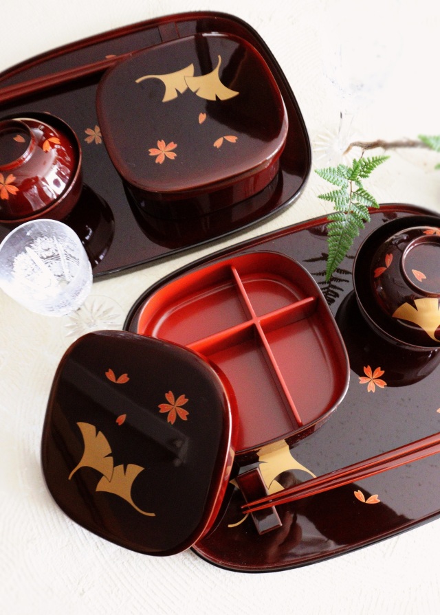 輪島塗おもてなし膳セット　2セット　懐石膳　懐石セット　会席　お膳　お重　椀　箸　箸置き