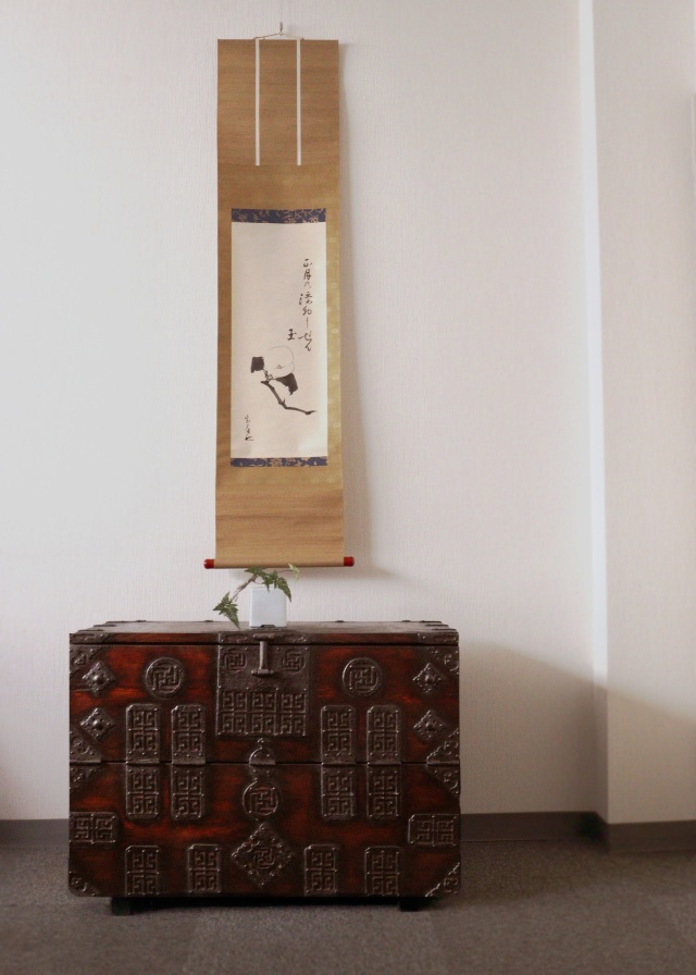 李朝箪笥　李朝バンダジ　パンダジ韓国アンティーク家具　　中サイズ　幅850  高さ610mm