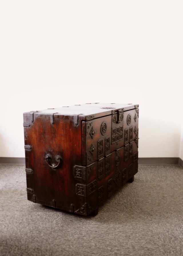 李朝箪笥　李朝バンダジ　パンダジ韓国アンティーク家具　　中サイズ　幅850  高さ610mm