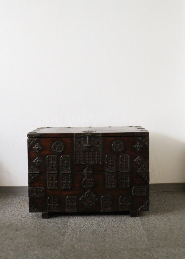 李朝箪笥　李朝バンダジ　パンダジ韓国アンティーク家具　　中サイズ　幅850  高さ610mm