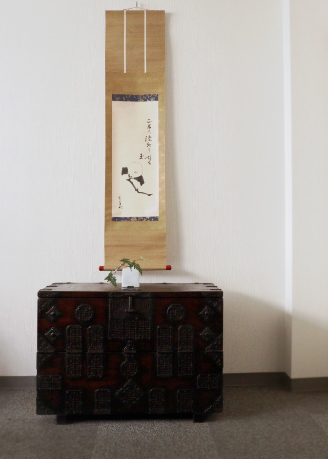 李朝箪笥　李朝バンダジ　パンダジ韓国アンティーク家具　　中サイズ　幅850  高さ610mm